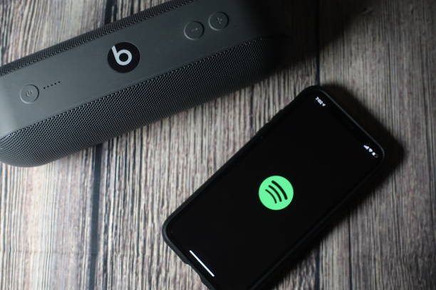 Comment emballer une plaque personnalisée Spotify pour un anniversaire ?