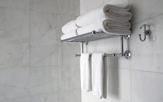 Sublimez votre salle de bain : tous nos porte-serviettes