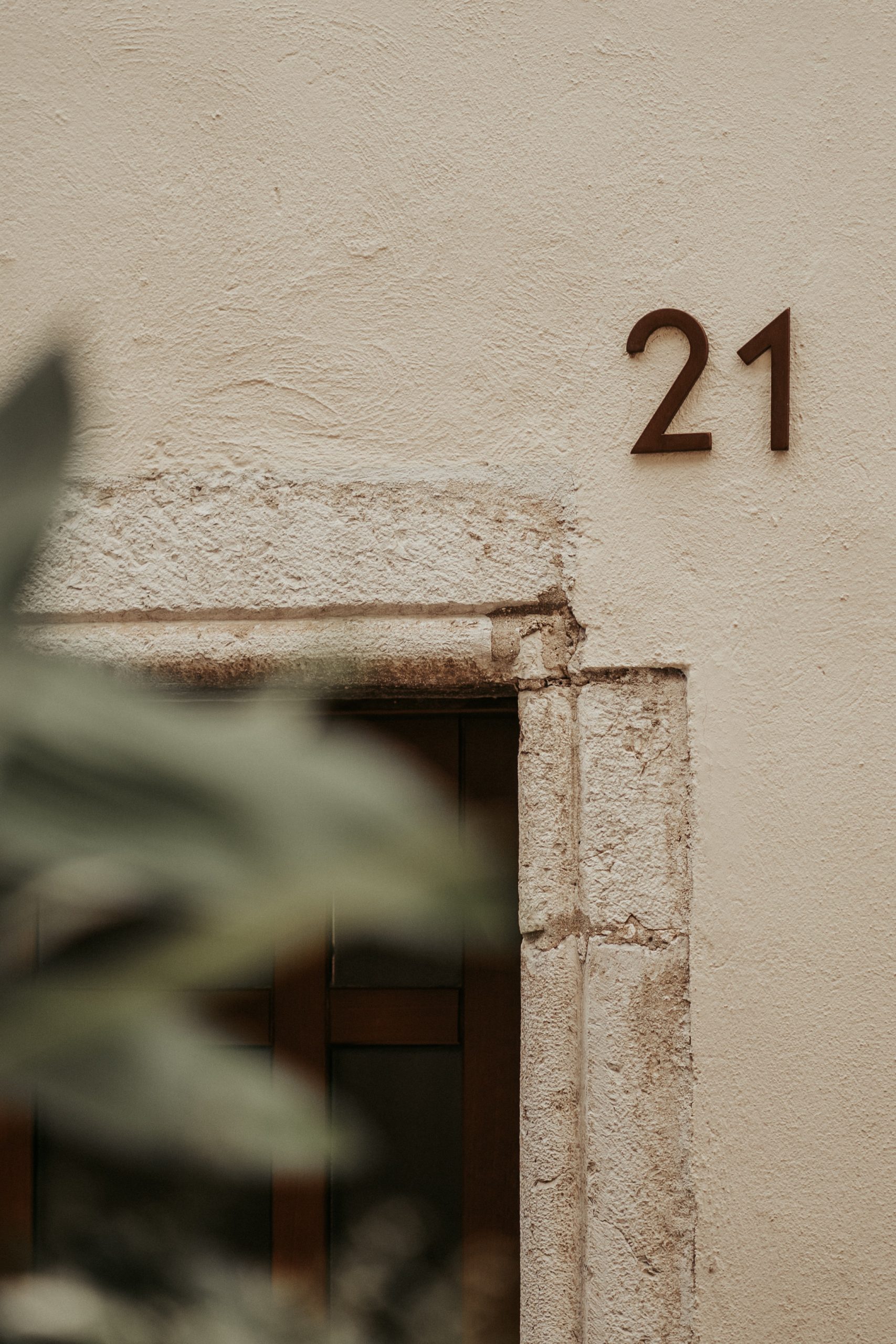 Les avantages de la plaque de numéro de maison : esthétisme et praticité