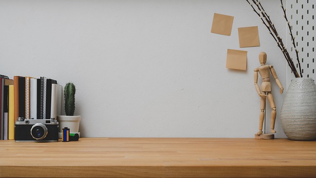 Tasseaux de bois : explorez les possibilités du mur design