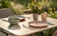 Tendance 2026 : les couleurs et motifs phares pour votre set de table plastique